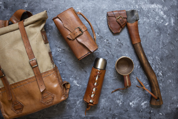 复古背包和露营装备图片下载