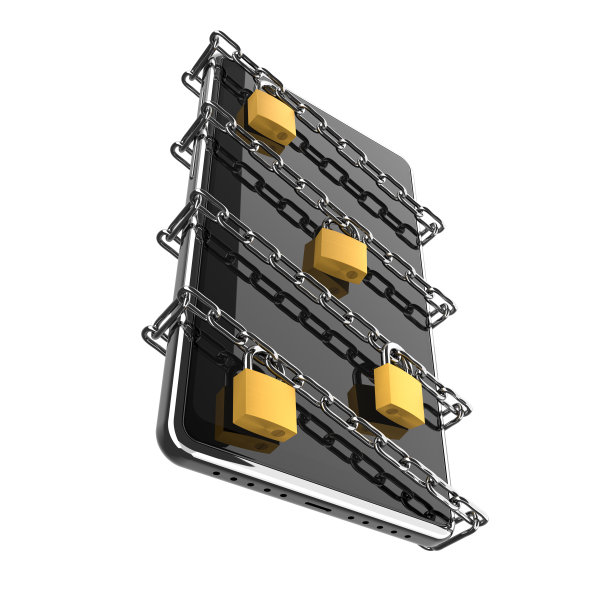 在手机数据安全，恶意软件保护智能手机用链条和挂锁作为存取锁的象征- 3d插图图片下载