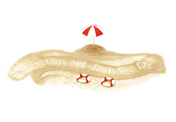 文字2020夏季在一个微型海滩的沙子上用一个玩具太阳伞和救生圈写。图片下载