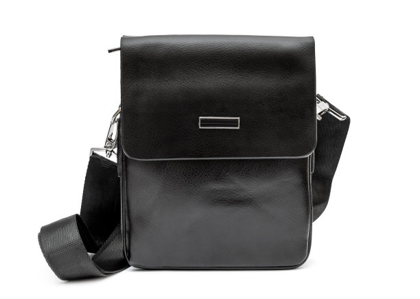 男士黑色时尚皮包与皮带上的白色。图片下载