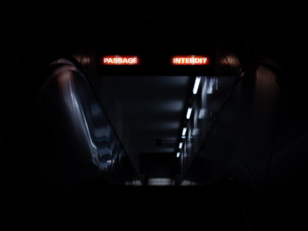 法国地铁禁止进入，禁止通行图片下载