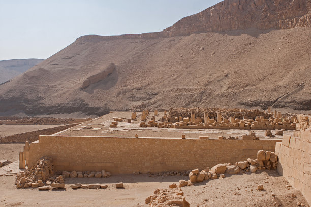 哈特谢普苏特女王的神庙，在埃及的岩石中的神庙的视图照片图片下载