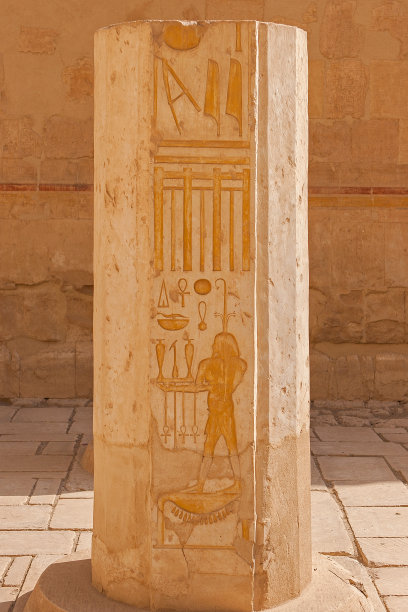 哈特谢普苏特女王的神庙，在埃及的岩石中的神庙的视图照片图片下载