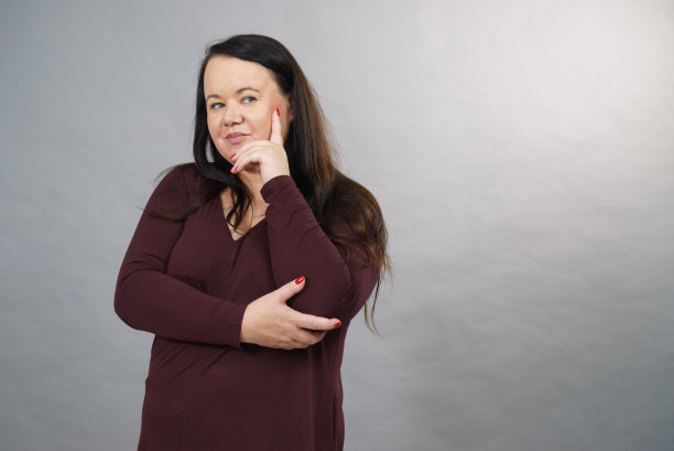 认为成年女性图片下载