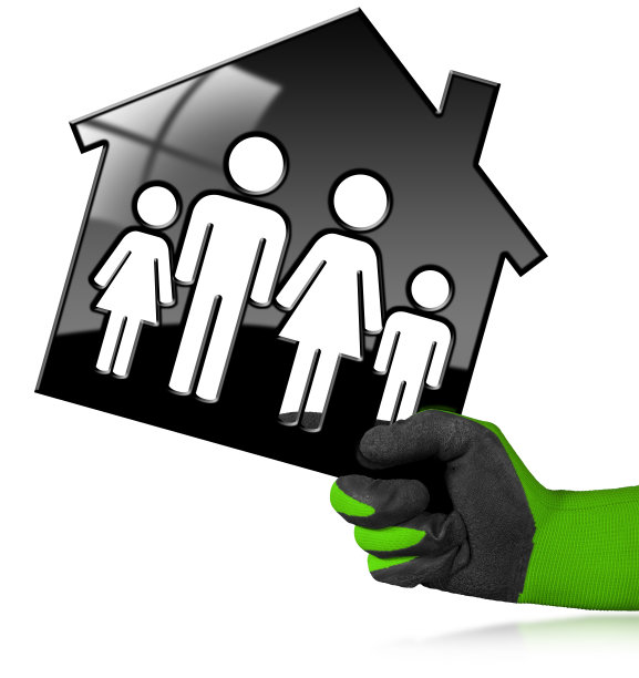 手拿工作手套和家人握着黑屋图片下载