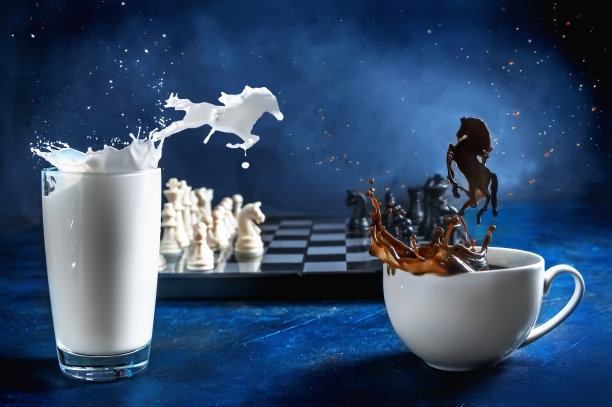 国际象棋创意摄影。马中风。国际象棋的一天图片下载