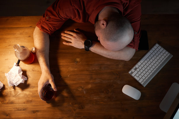 人们在工作上有问题图片下载