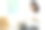 女商人在网上视频会议中与同事交谈。在家里工作图片下载