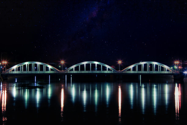 日本香川县加农寺一座美丽的桥和星星的照片图片下载