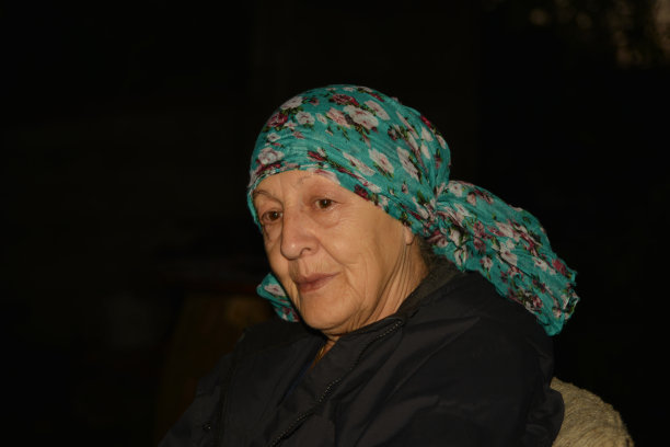 高级女人的肖像图片下载