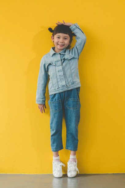 可爱的亚洲小女孩肖像图片下载