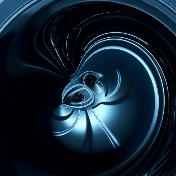 独特的抽象现代艺术图案和形状插头插座从新的一尘不染的家用不锈钢水槽图片下载