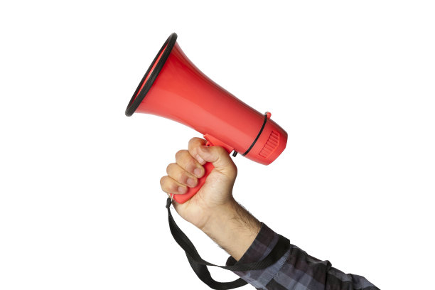 男人拿着一个红色的扩音器图片下载