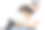 抽象多彩的幸福家庭小女孩在智能手机上学习和玩水彩插画的背景。图片下载