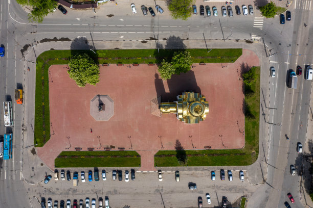 伊万诺沃胜利广场俯视图，由无人机拍摄。图片下载