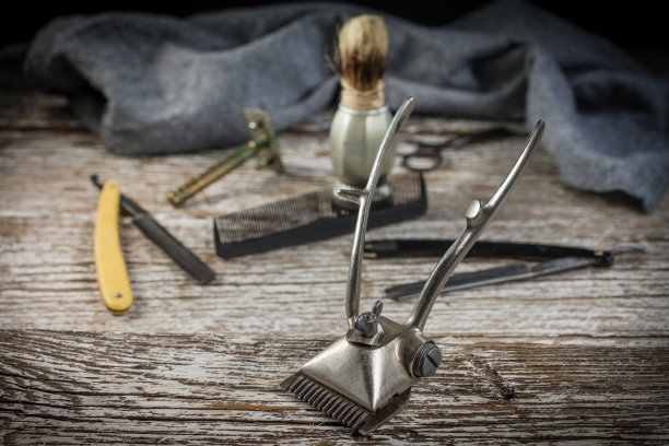 复古手动剪发器。图片下载