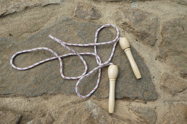 把跳绳放在地上图片下载