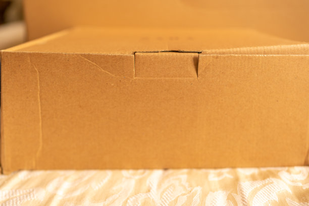 从网上购物收到的快递箱（包裹）图片下载