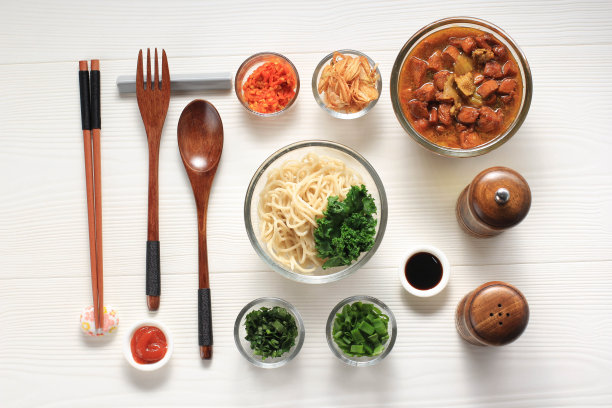 米粉，印尼流行的街头小吃与面条的概念图片下载