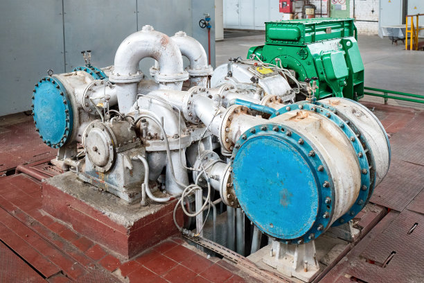 化工企业高压氧压缩机业务背景，为化工厂车间和部门提供氧气，供进一步的石化合成和反应使用。图片下载