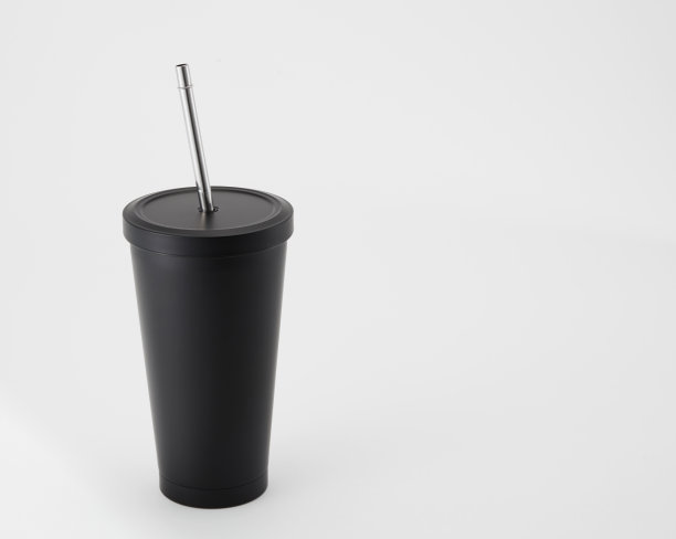铝黑色水瓶孤立的白色背景。图片下载