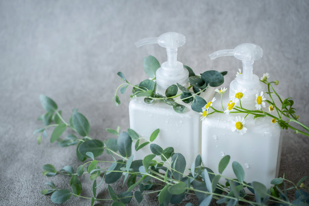 植物洗发水。护发形象素材。图片下载