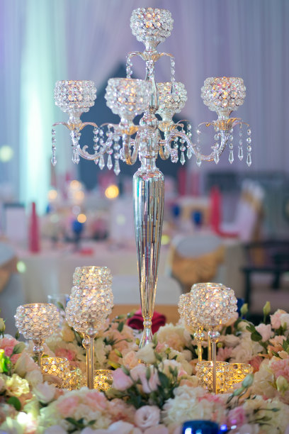 宴会或婚宴的餐桌布置图片下载