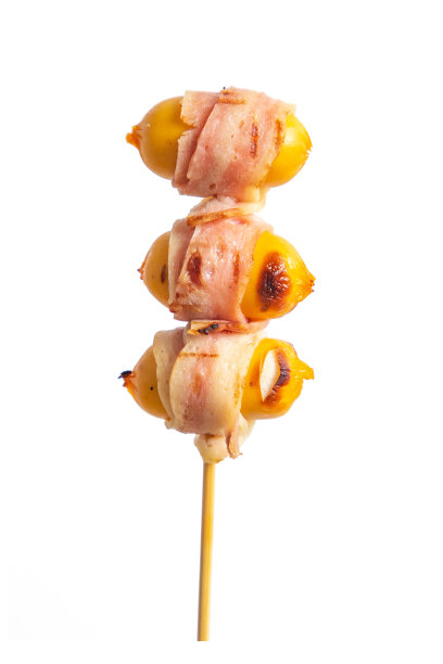 肉丸烧烤，街头小吃(泰国旅游)白色背景图片下载