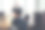 在研讨会上开会的一群商务人士图片下载