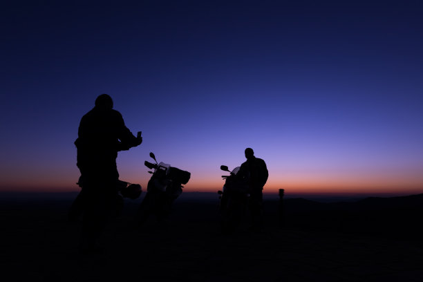 7月的早晨图片下载