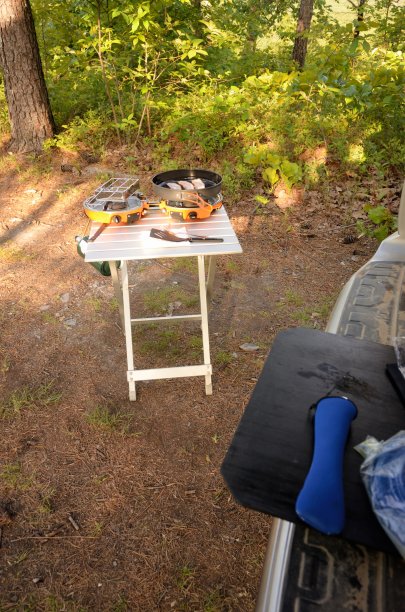 在营地做早餐图片下载