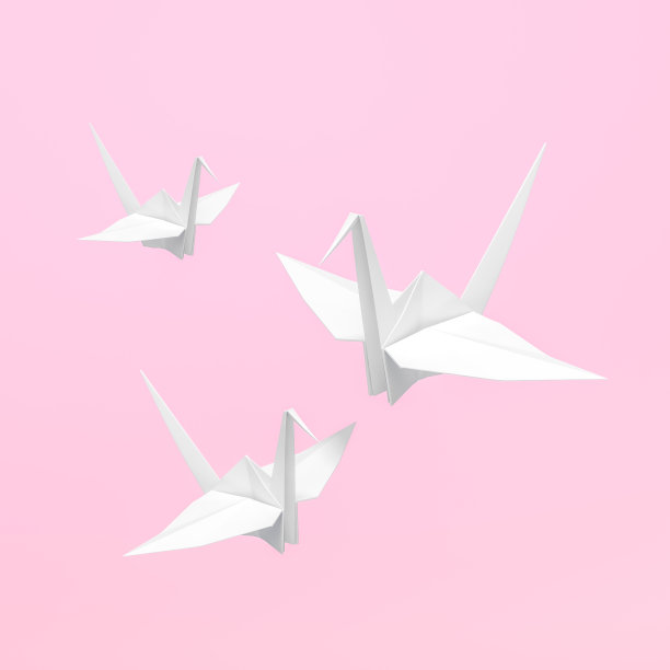 折纸鸟，鸟纸鹤在粉红色的背景上3d渲染。3d插图鸟纸制的广岛纪念日简约风格概念。图片下载