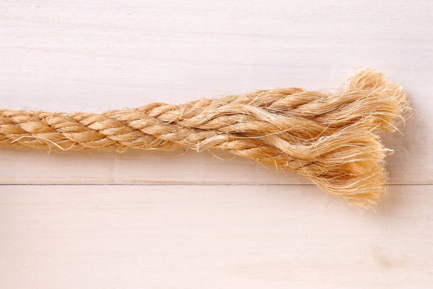 木制背景上的船绳图片下载