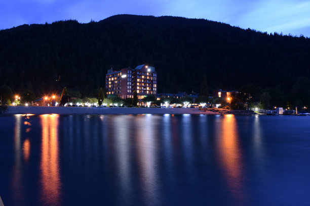 加拿大BC湖的哈里森温泉图片下载