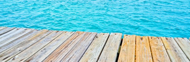 海景与木制码头加勒比岛图片下载