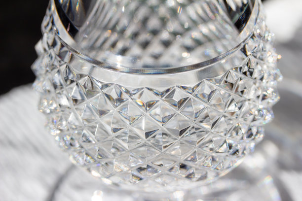 宏观抽象纹理的观点，一个铅水晶玻璃花瓶图片下载