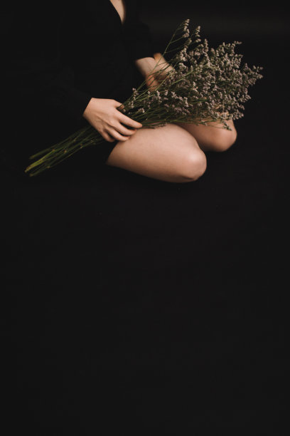 美丽女孩身体细节，时尚与艺术，彩色照片拍摄图片下载