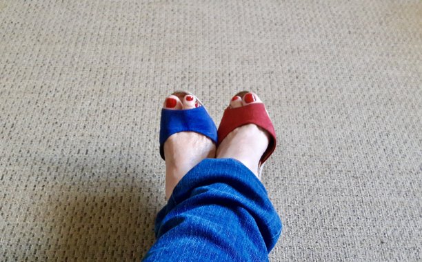 凉鞋贴近脚图片下载