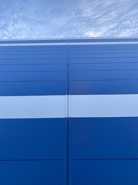 纽约布朗克斯区的现代商业建筑图片下载