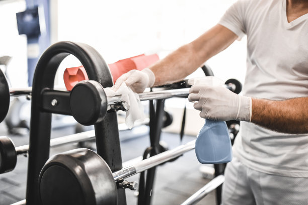 在冠状病毒大流行期间，健身房卫生很重要图片下载