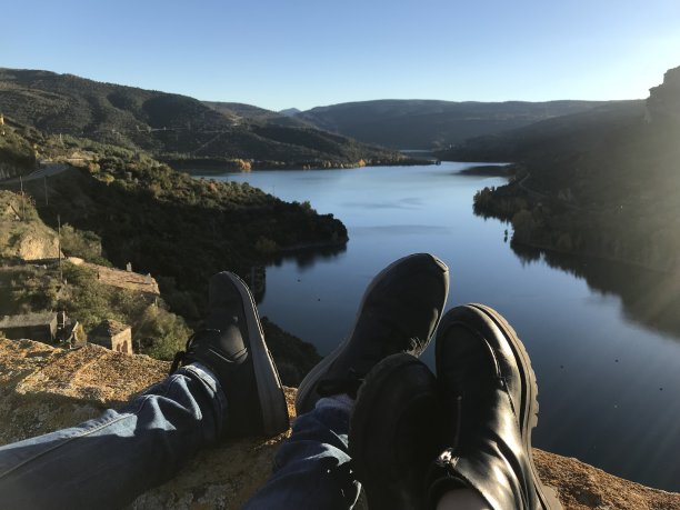 在一个观点上的夫妻图片下载