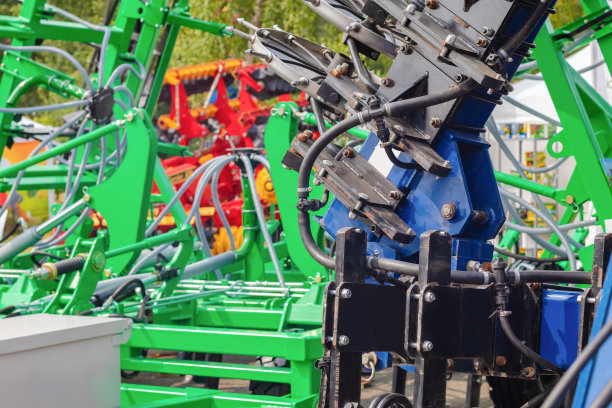 作为农业机械一部分的部分的机械的抽象形象。图片下载