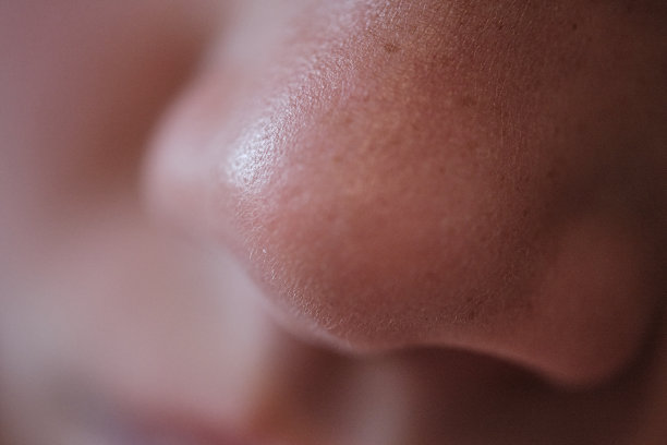 儿童鼻子的微距镜头图片下载