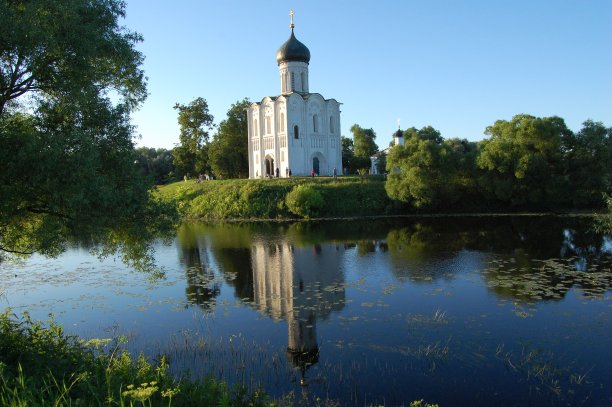奈尔河上的代祷教堂图片下载