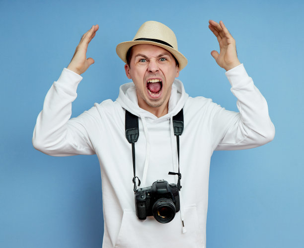 带着相机的人是快乐的，好运和胜利，欣快图片下载