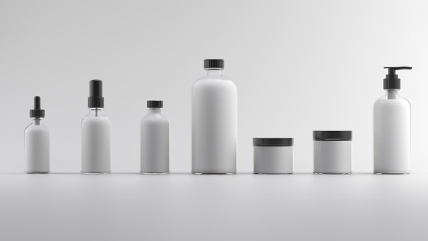 化妆品瓶3d背景。一套身体护理瓶与抽象液体在白色反光的背景。图片下载