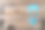 刷子，一个男人的脸轮廓，直剃须刀和梳子在木板上图片下载