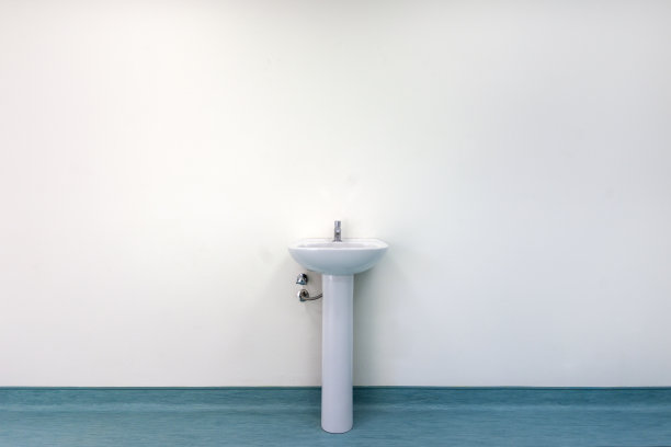 独自一人沉图片下载