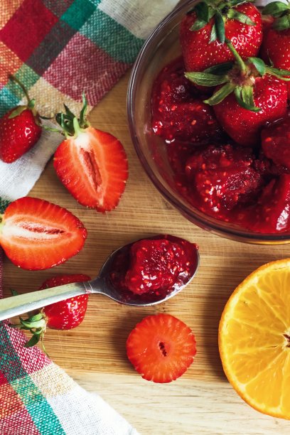 食物的艺术。草莓和果酱的美味组合。夏日的香味道图片下载