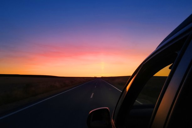 公路到正无穷。图片下载